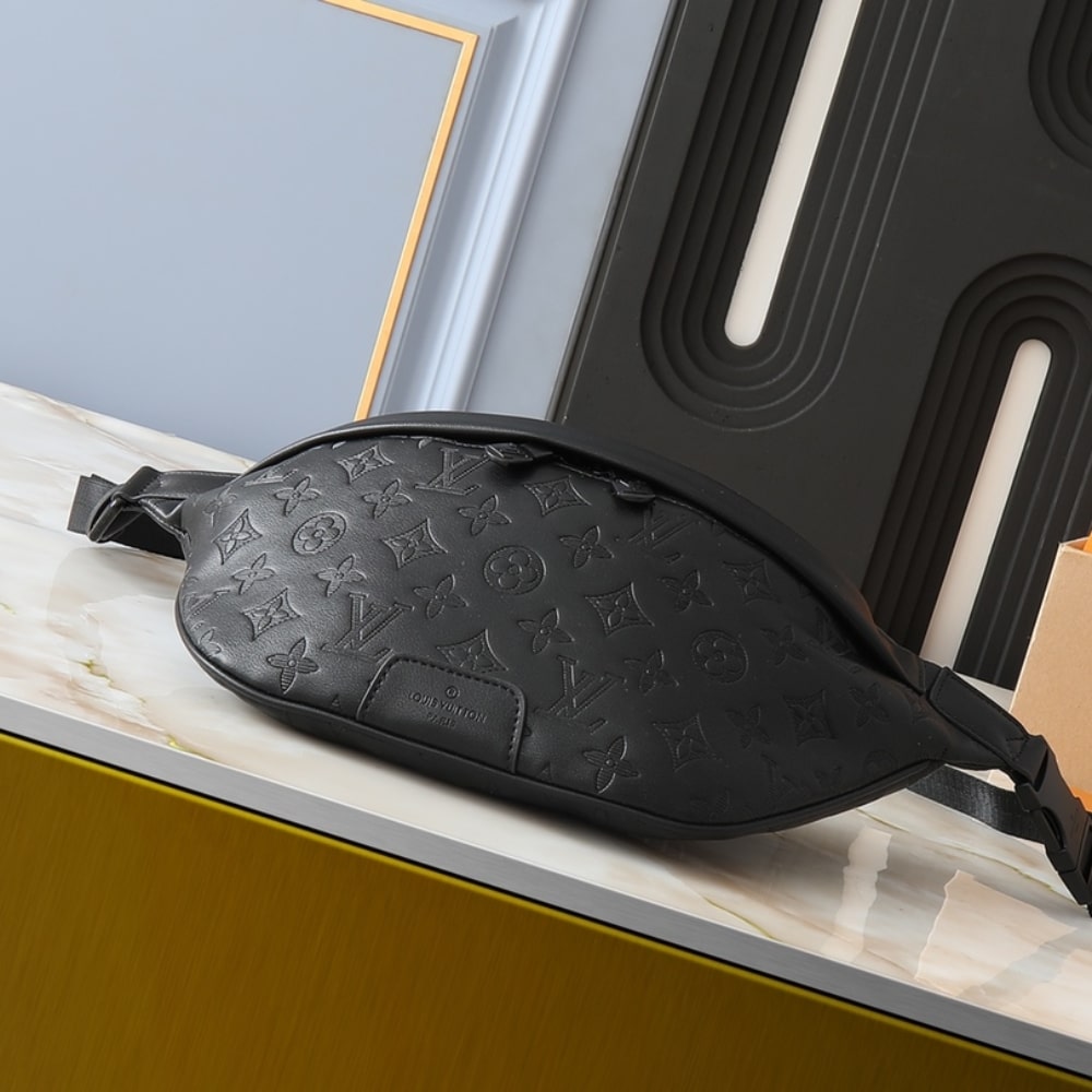 Louis Vuitton Discovery Bumbag PM Monogram Shadow Black 47Cm M46036 - Image 4