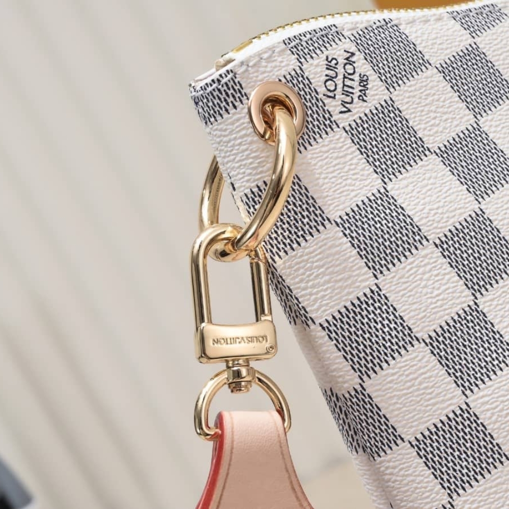 Louis Vuitton Odéon Shoulder Bag Damier Azur 26Cm - Image 4